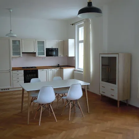 Vysehrad With Free Parking Apartment